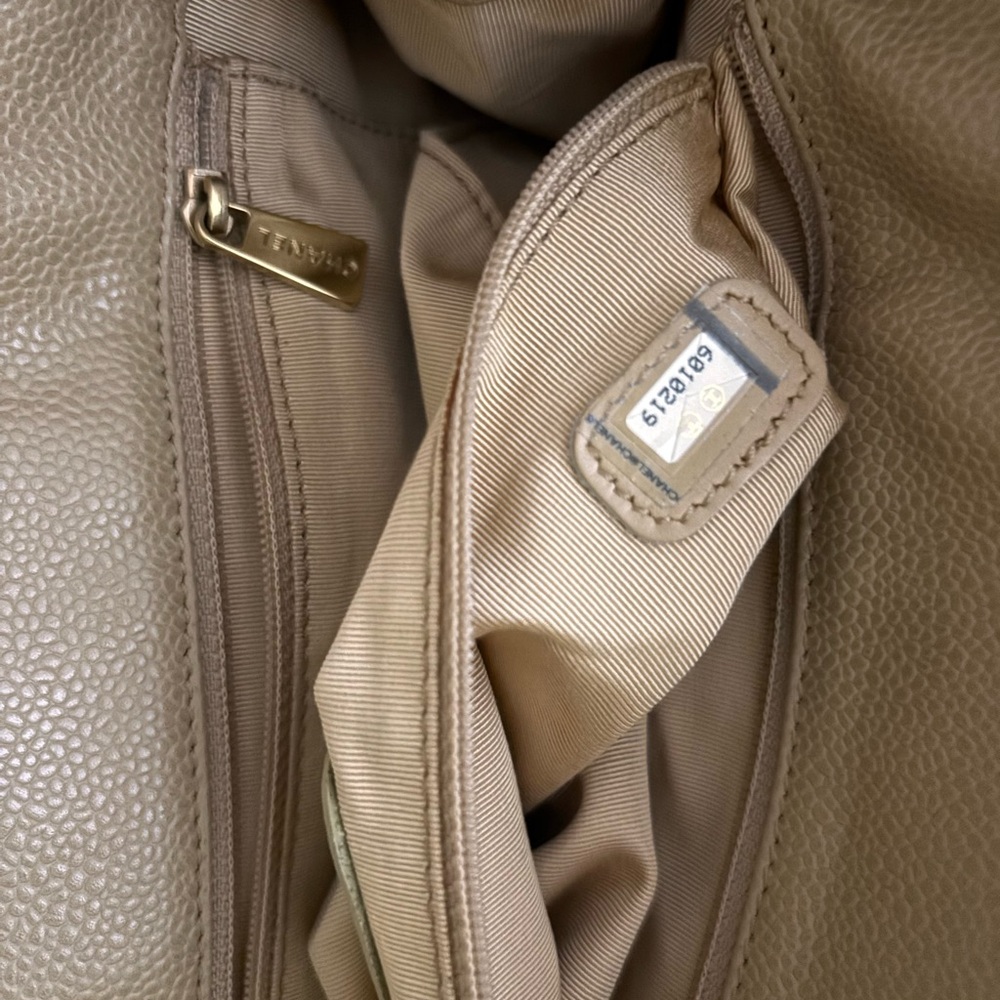 Authentic CHANEL beige caviar leather CC tortoise top handle satchel bag - Picture 14 of 14